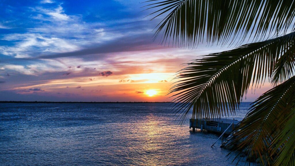Sonnenuntergang auf der Insel Vivahawseo